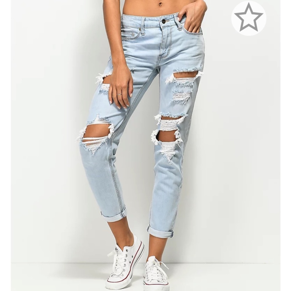 Light washed ripped boyfriend jeans